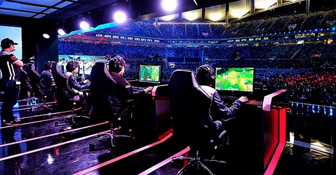 中场枢纽 中场枢纽